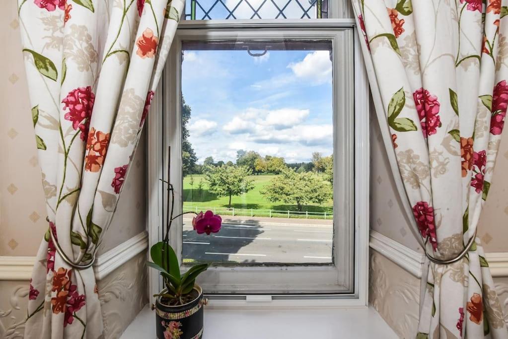 Traditional 3-Bed Property In Pontcanna With Parking Кардифф Экстерьер фото
