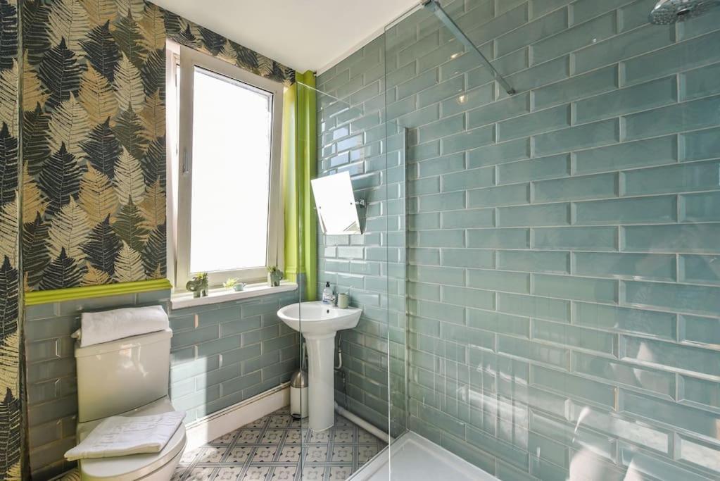 Traditional 3-Bed Property In Pontcanna With Parking Кардифф Экстерьер фото